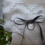 Trouwringen kussen met pixel heart