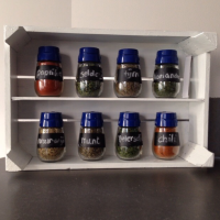 studio-spuk_85 Kruidenrekje met krijtbord strooipotjes